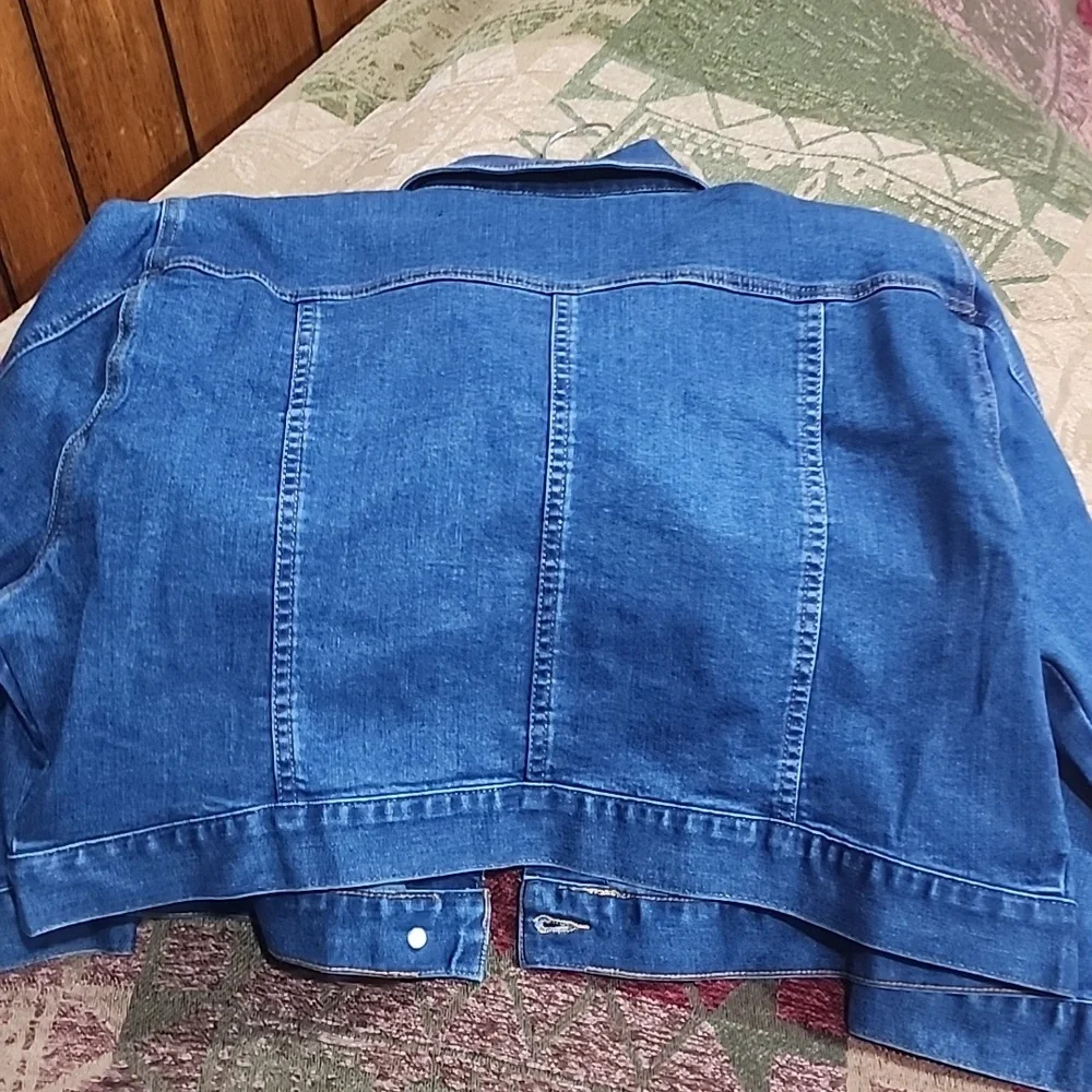 DENIM JACKET BY AVENUE SIZE 18 - Picture 3 of 8